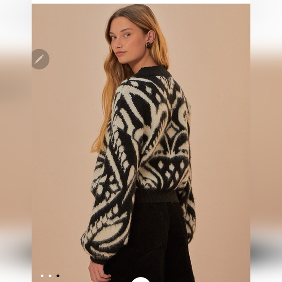 Farm Rio Sweater - Picture 3 of 9